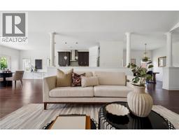 27 RILEY Crescent - 14