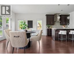 27 RILEY Crescent - 16