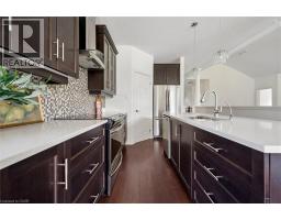 27 RILEY Crescent - 20