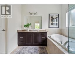 27 RILEY Crescent - 26