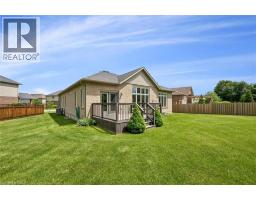 27 RILEY Crescent - 32