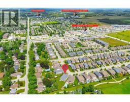 27 RILEY Crescent - 38