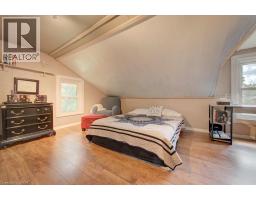 154 EVERT Street - 26