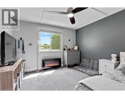 64 CINDY Avenue - 28