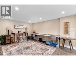 64 CINDY Avenue - 33