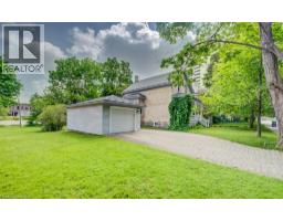 6 TWEED Street - 41