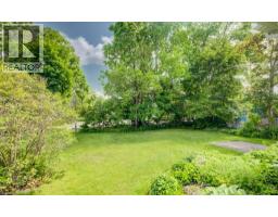 6 TWEED Street - 42