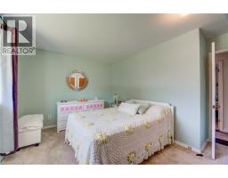 16 FERGUSSON Avenue - 13
