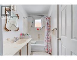 16 FERGUSSON Avenue - 14