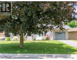 16 FERGUSSON Avenue - 2