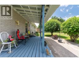 16 FERGUSSON Avenue - 32