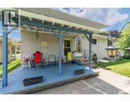 16 FERGUSSON Avenue - 33
