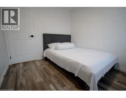 147 MURIEL Crescent - 17