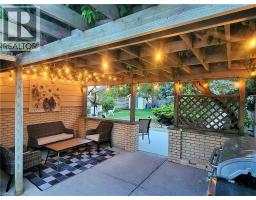 147 MURIEL Crescent - 35