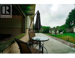 147 MURIEL Crescent - 36