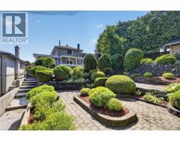 252 CHRISTOPHER Drive - 43