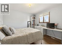 72 GURNETT Drive - 18