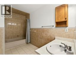 72 GURNETT Drive - 20