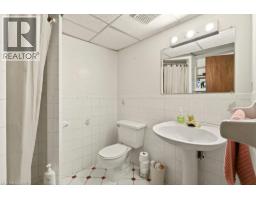 72 GURNETT Drive - 22