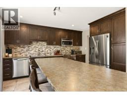 72 GURNETT Drive - 6
