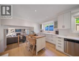 134 FAIRWOOD Place W - 14