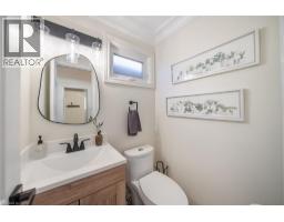 134 FAIRWOOD Place W - 18