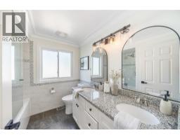 134 FAIRWOOD Place W - 25