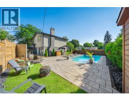 134 FAIRWOOD Place W - 43