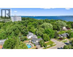 134 FAIRWOOD Place W - 49