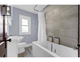121 EDGEMONT Street N - 26