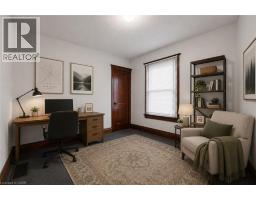 121 EDGEMONT Street N - 27