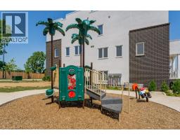 3 VISIONARY Avenue - 33