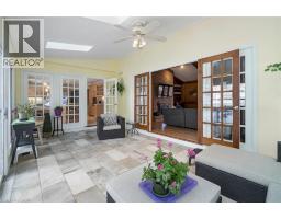 18 STONEGATE Drive - 12