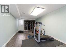 18 STONEGATE Drive - 41