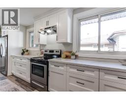 323 CRANBROOK Drive - 12