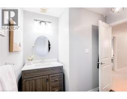 7 KINSMAN Drive - 37
