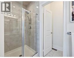 39 AVANTI Crescent - 24
