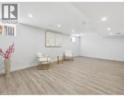 39 AVANTI Crescent - 35