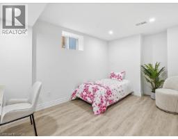 39 AVANTI Crescent - 37