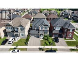 39 AVANTI Crescent - 43