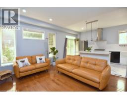 22 MOORE Crescent - 21