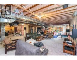 31 LARRY Crescent - 35