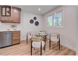 163 LYNNBROOK Crescent - 10