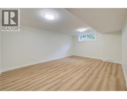 163 LYNNBROOK Crescent - 32