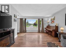 251 MACKENZIE Crescent - 10