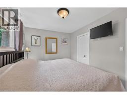 251 MACKENZIE Crescent - 19
