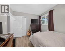 251 MACKENZIE Crescent - 24