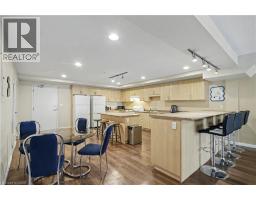 96 UNIVERSITY Avenue W - 11