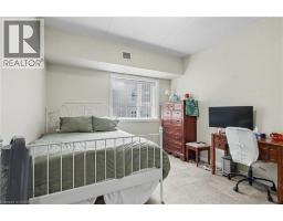 96 UNIVERSITY Avenue W - 5