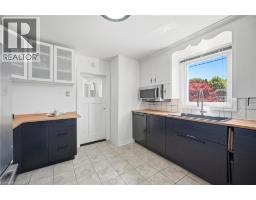94 CLARENDON Avenue - 13